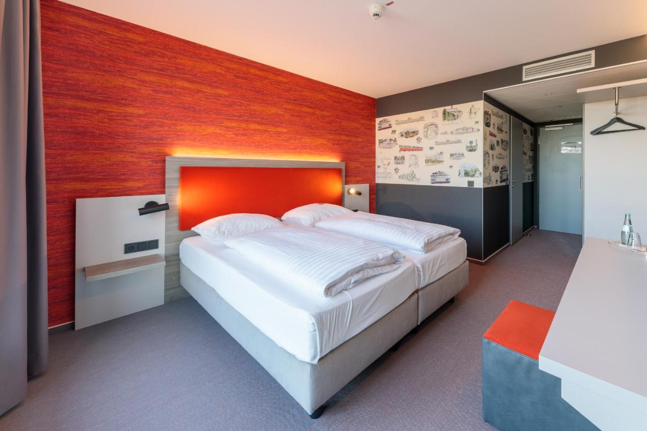 Hotel Am Ruessel Lohfelden エクステリア 写真