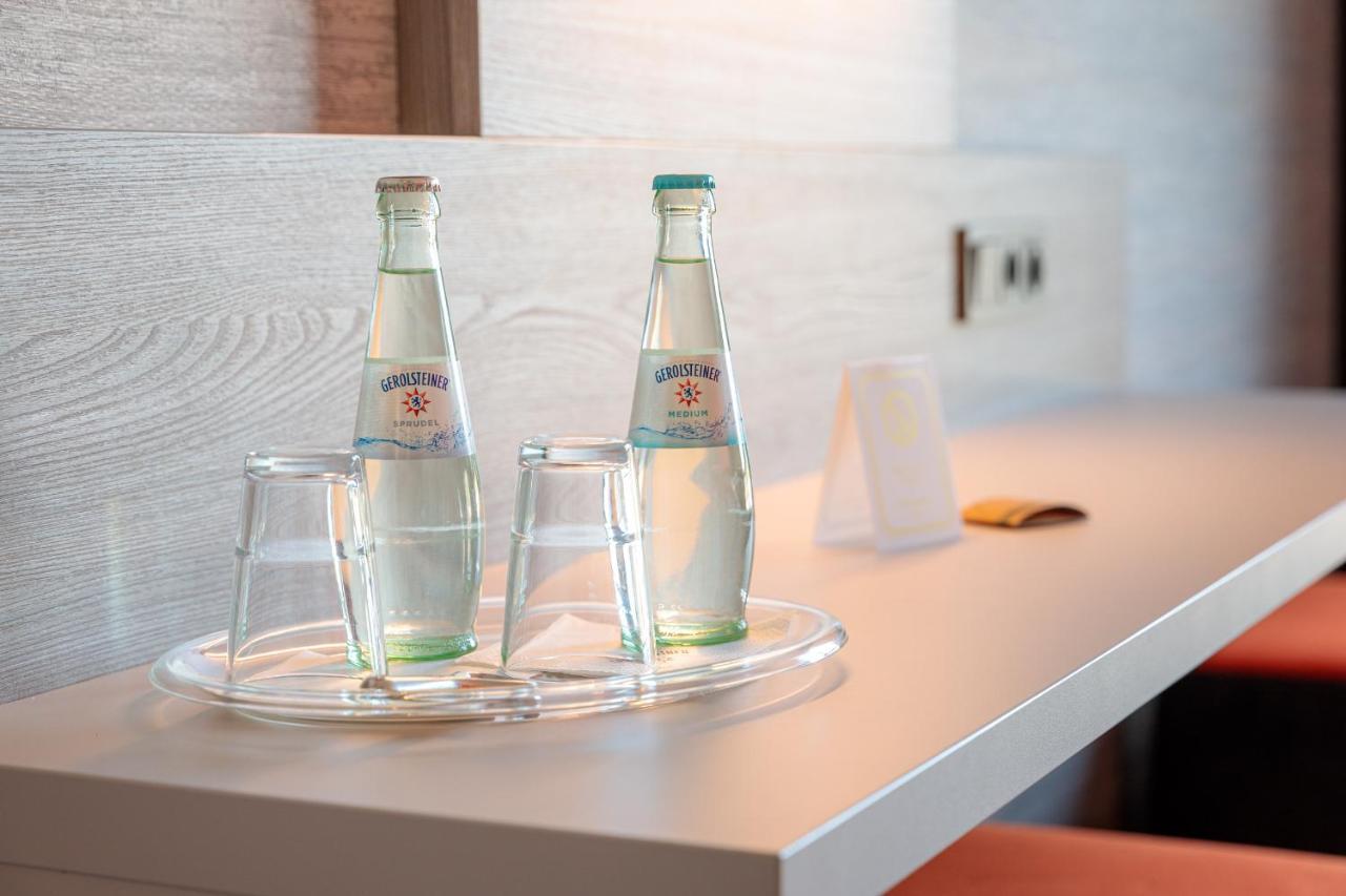 Hotel Am Ruessel Lohfelden エクステリア 写真