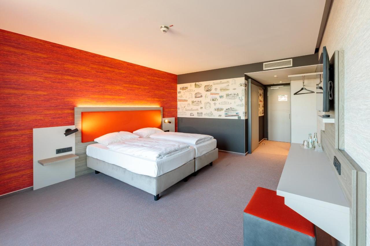 Hotel Am Ruessel Lohfelden エクステリア 写真