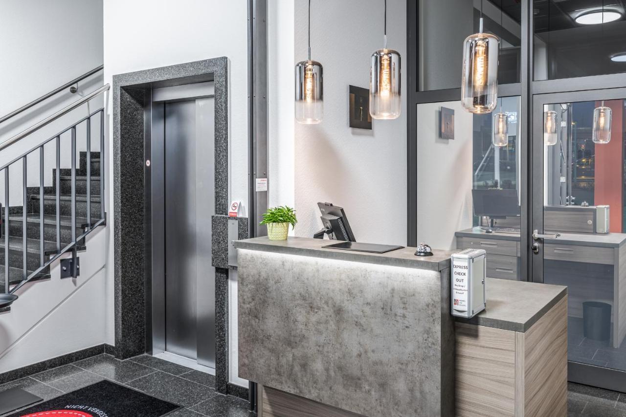 Hotel Am Ruessel Lohfelden エクステリア 写真